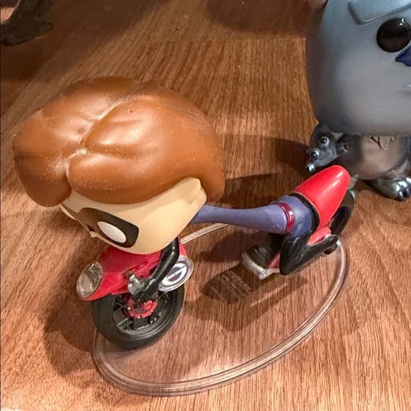 Bundle of Random Funko Pops - Picture 2 of 7